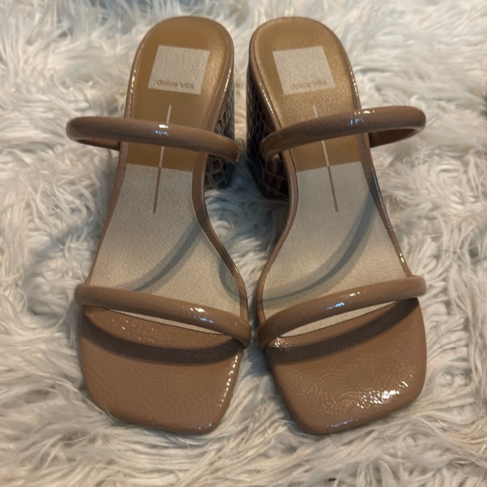 Dolce vita sandal heel